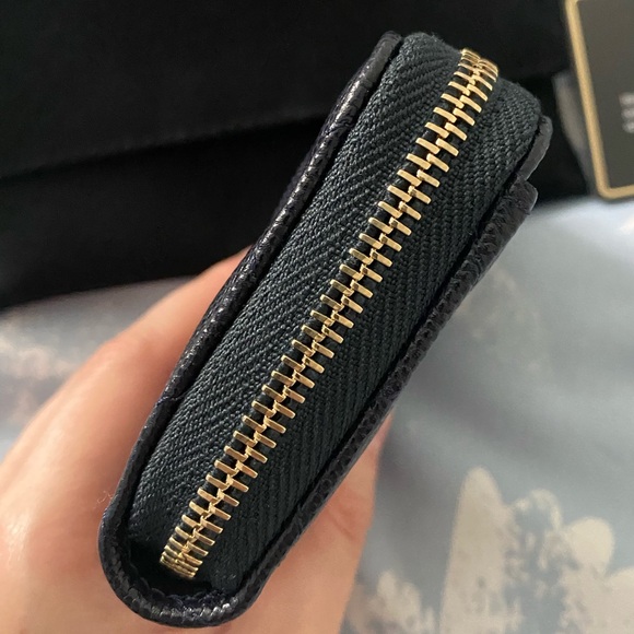 NEW Chanel Zipped Coin Purse - Picture 8 of 15